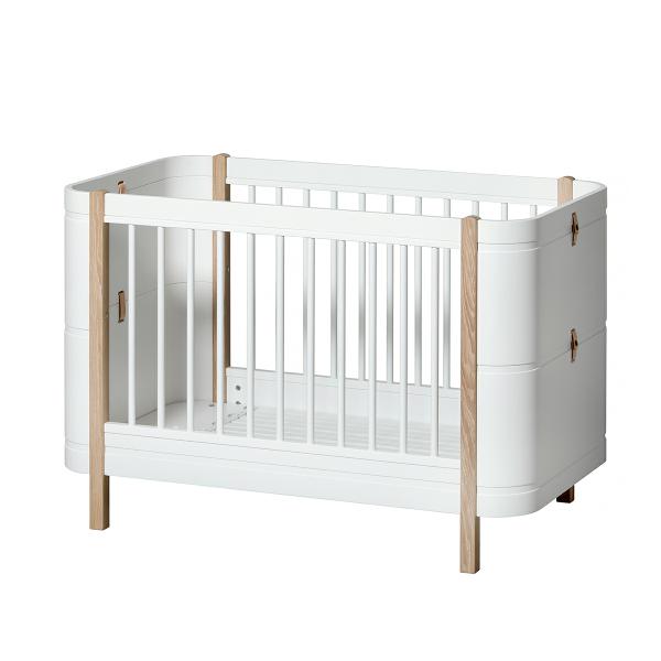 Oliver Furniture Wood Mini+ Babybett inklusive Umbauset Juniorbett 0-9 Jahre weiß/Eiche
