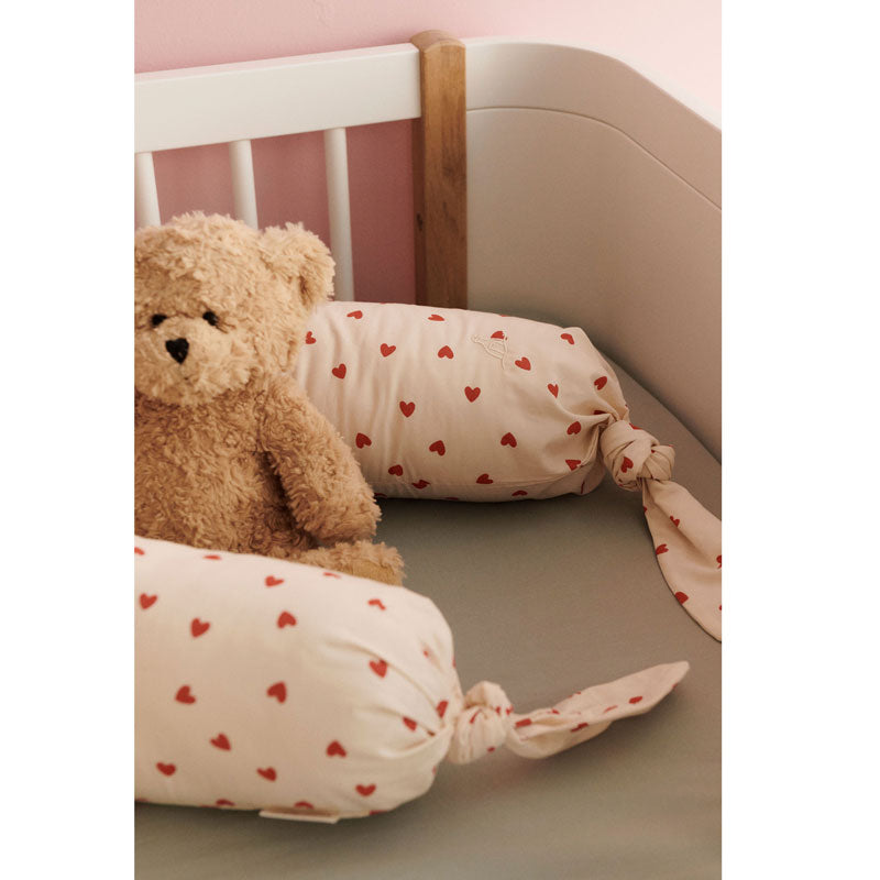 Dear April Bettschlange in 'Little Love'