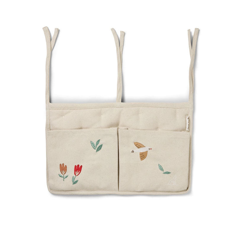 Dear April Betttasche in 'Songbirds'