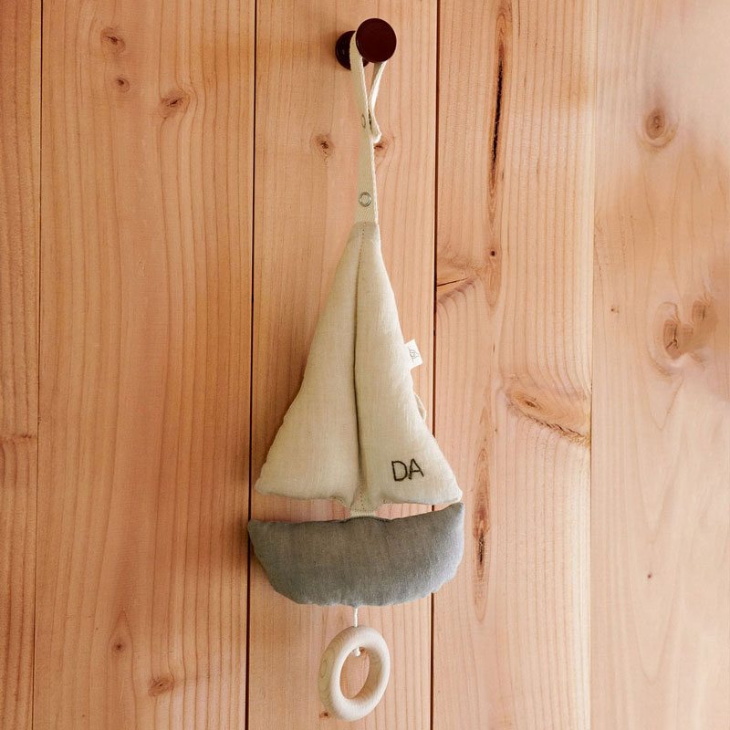 Dear April Segelboot Mobile