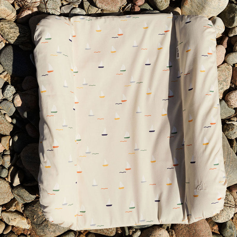 Dear April Kleines Wickelkissen 'Pond Boats' 58x65cm