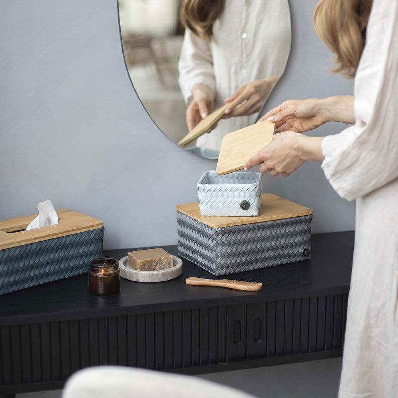 Hier abgebildet in der Farbe 'white' mit Produkten aus der Reihe 'Top Fit Square' und 'Top Fit medium high'Fit