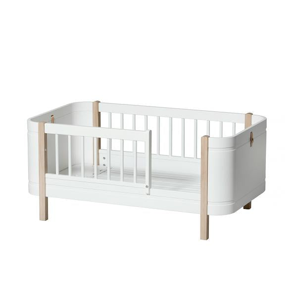Oliver Furniture Wood Mini+ Babybett inklusive Umbauset Juniorbett 0-9 Jahre weiß/Eiche