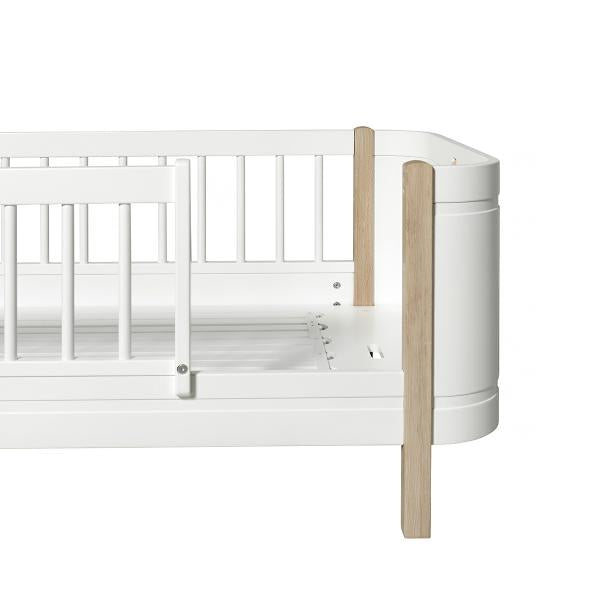 Oliver Furniture Wood Mini+ Babybett inklusive Umbauset Juniorbett 0-9 Jahre weiß/Eiche