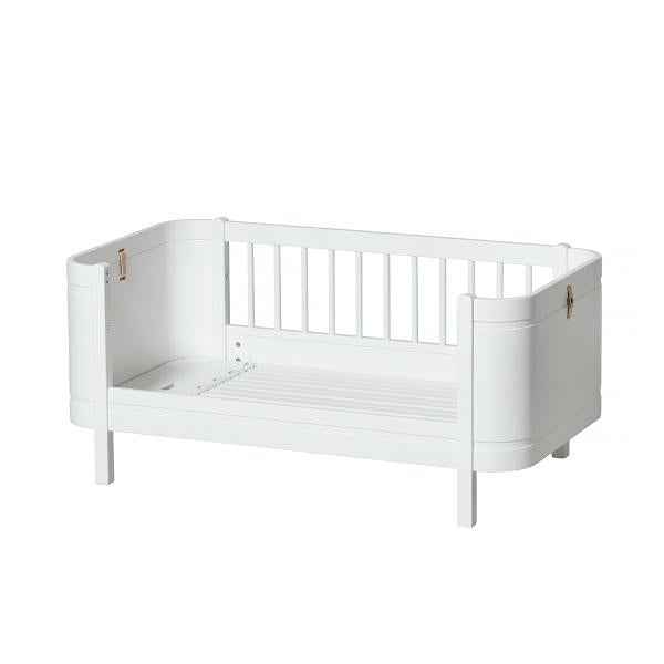 Oliver Furniture Wood Mini+ Babybett inklusive Umbauset Juniorbett 0-9 Jahre weiß