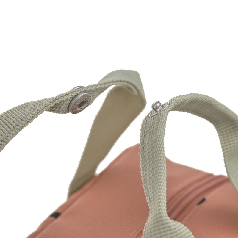 Lässig kleiner Rucksack Square 'Happy Prints' in karamell