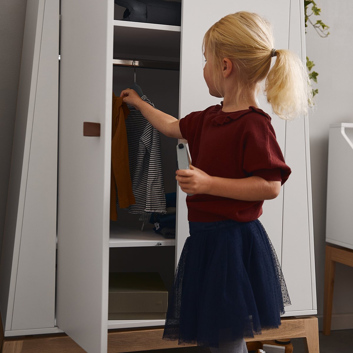 Leander Luna Kleiderschrank klein in Weiß/Eiche, 138cm