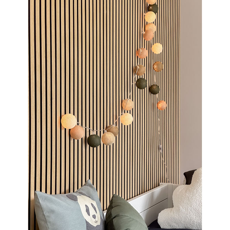 LIFETIME Lichterkette mit Baumwollkugeln Earthy Green - mit Stecker