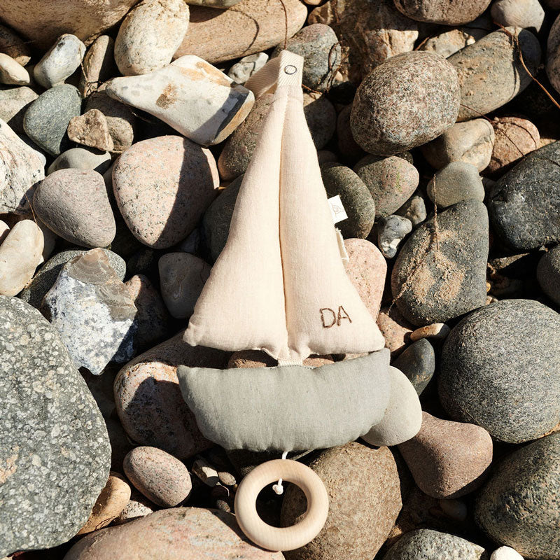 Dear April Segelboot Mobile