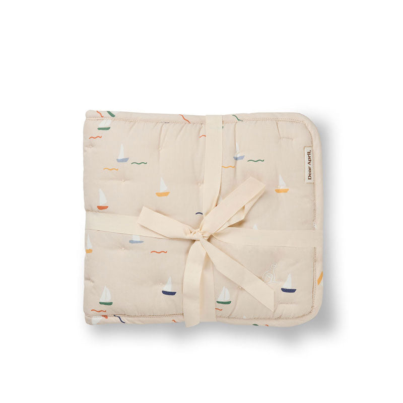 Dear April Bettnestchen 'Pond Boats'