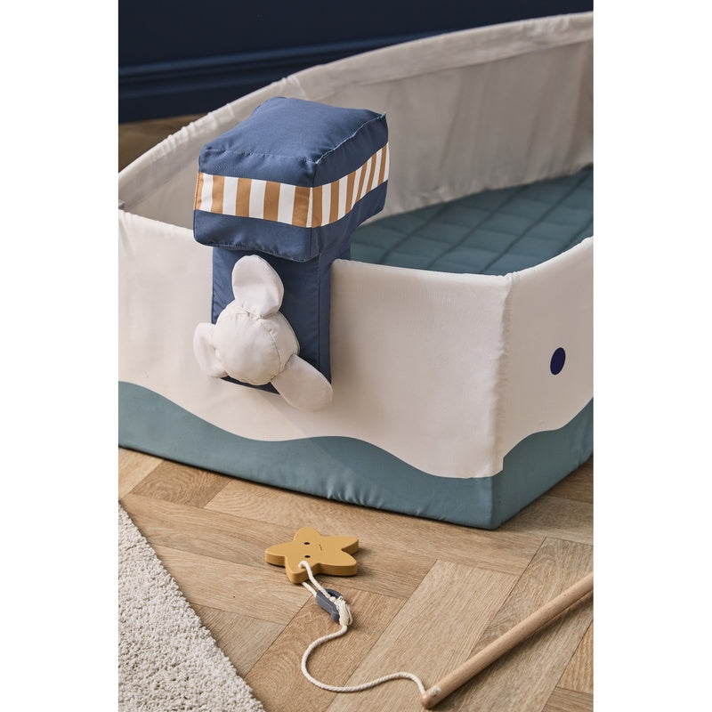 Kids Concept Fischerboot aus Stoff mit Angelset