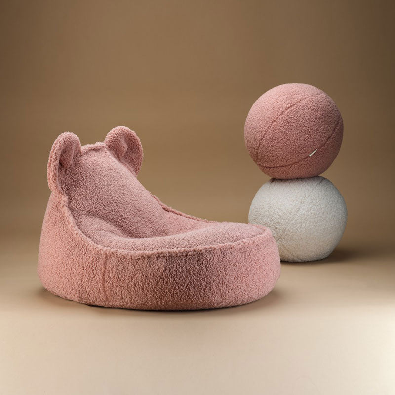 Wigiwama kleiner Sitzsack Bär aus Teddy-Stoff in 'Guava', 70x60cm