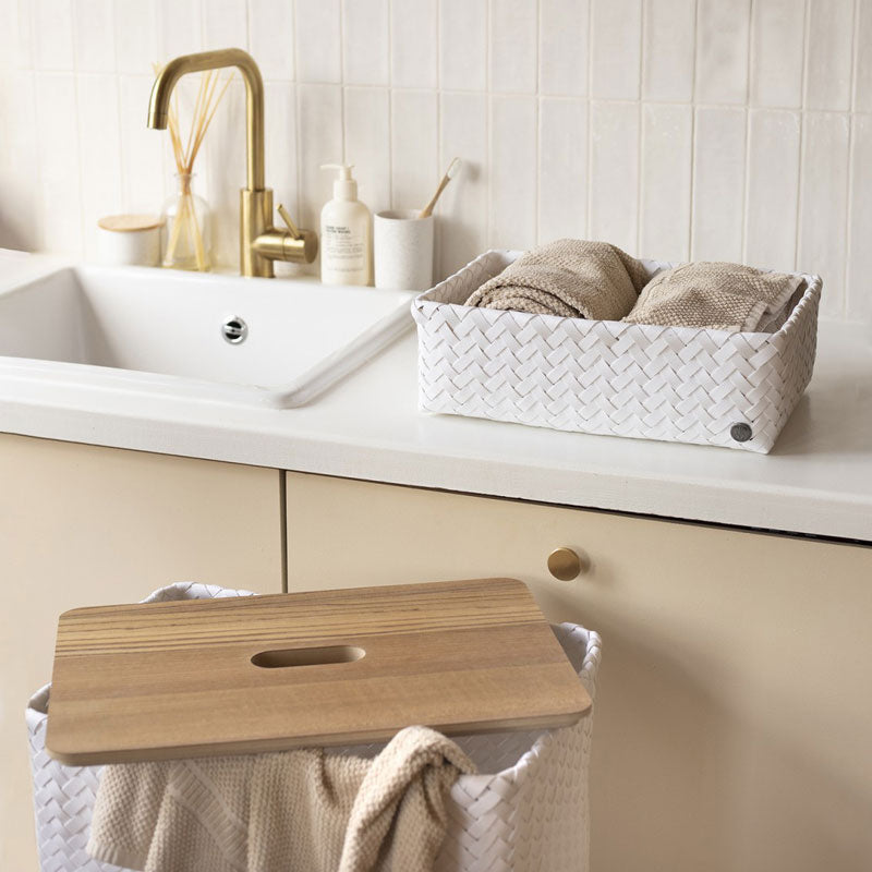 Hier abgebildet in 'white'