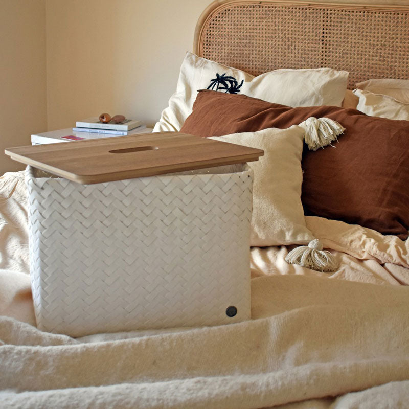 Hier abgebildet in 'white'