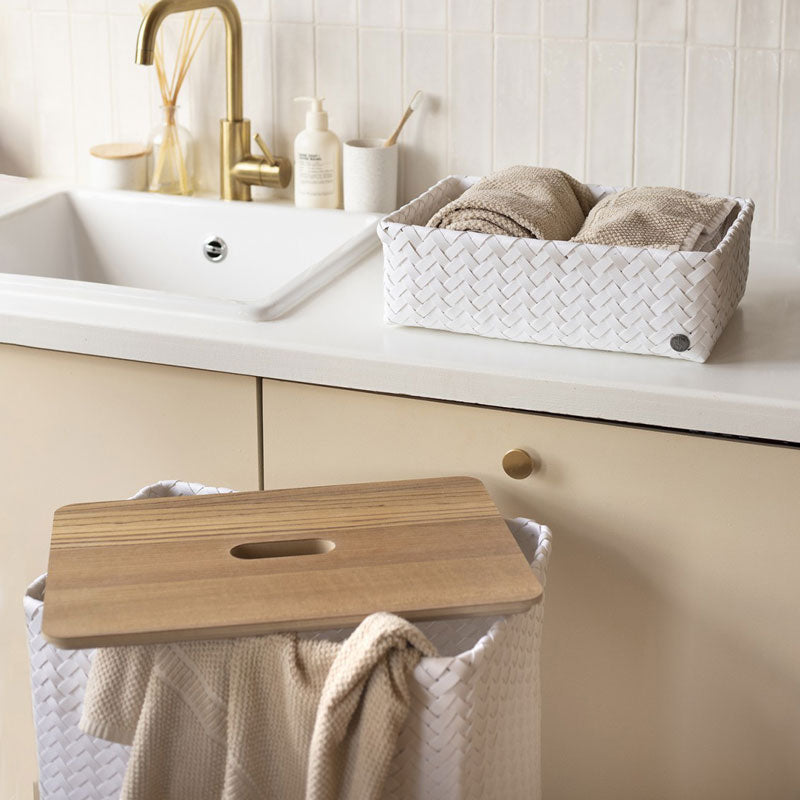 Hier abgebildet in 'white'