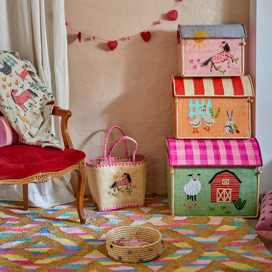 Rice Spielzeugkorb Größe L Bauernhof in grün/pink