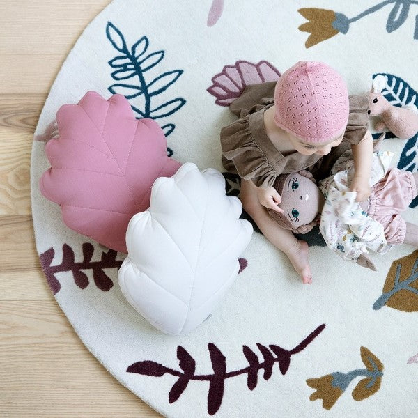 Cam Cam runder Wollteppich 'Pressed Leaves Rose' mit Blättern in creme/bunt  Ø 100cm