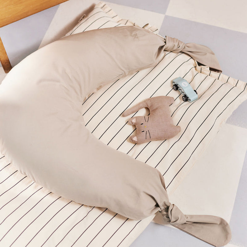 Oliver Furniture 'Dear April' Stillkissen mit langen Bändern in 'Little Mouse'