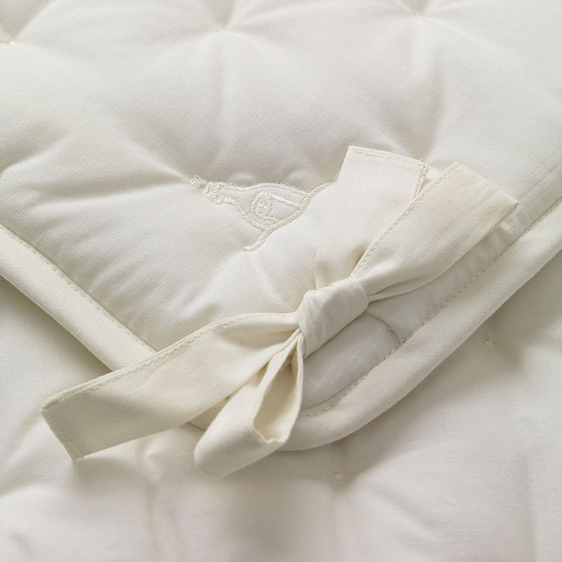 Dear April Bettnestchen in 'Pure Nature'