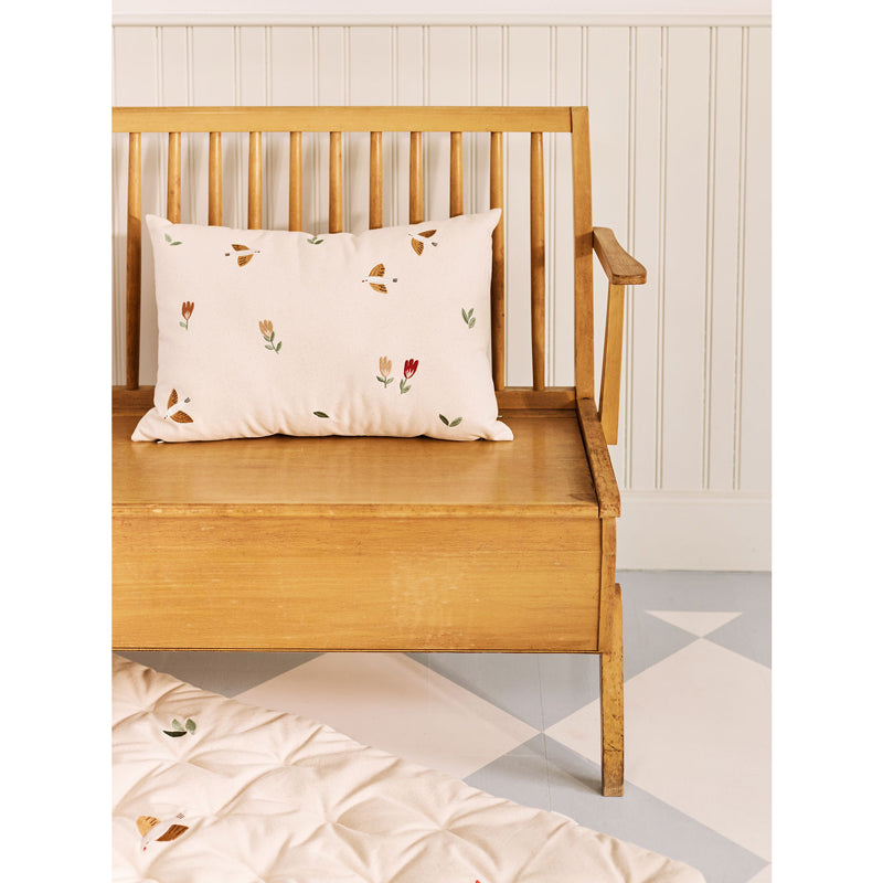 Dear April Besticktes Kissen in 'Songbirds' 40x60cm