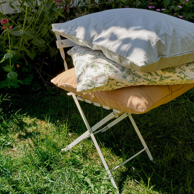 Dear April Juniorbettwäsche in 'Sandy Feet' 100x135cm