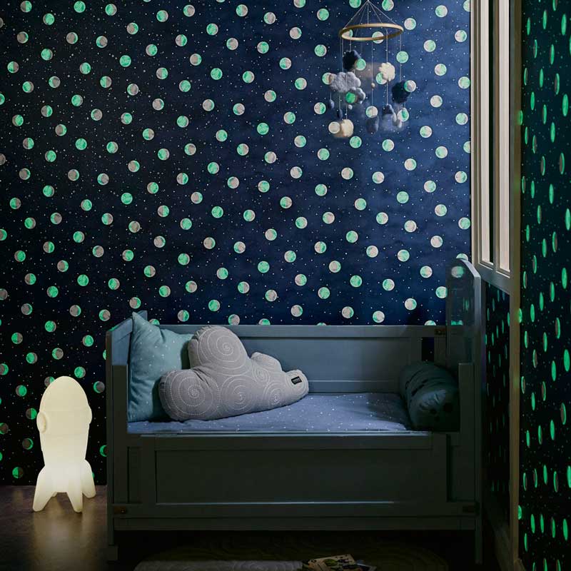 Eijffinger Mini Me nachtleuchtende Vliesapete Mond in dunkelblau-weiß-silber