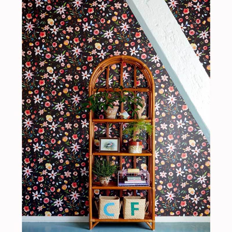 Eijffinger Rice "Everyday Magic two" Tapete schwarz mit Aquarell-Blumen mehrfarbig