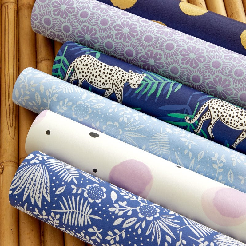 Eijffinger Rice "Everyday Magic two" Tapete blau mit Dschungel-Leoparden-Muster