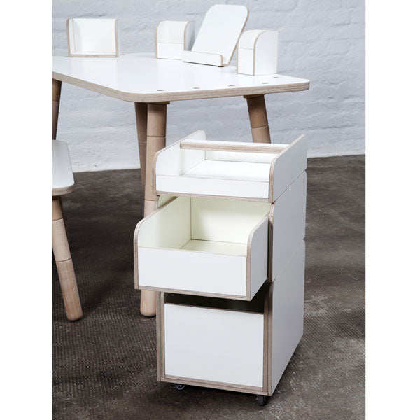 Growing Table Spaces in weiß – das clevere Containermöbel