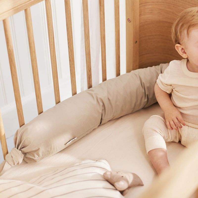 Dear April Bettschlange in 'Little Mouse'