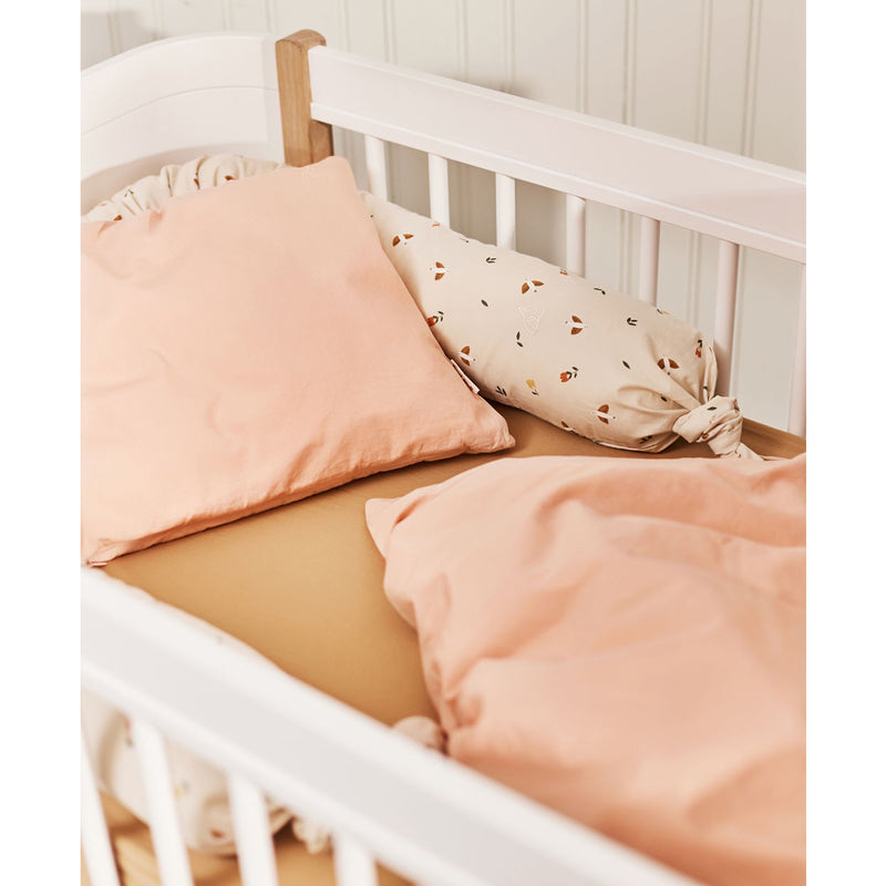 Dear April Bettschlange in 'Songbirds'