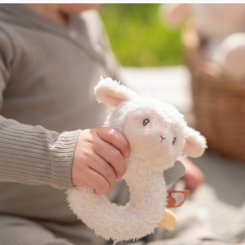 Little Dutch Weiche Ringrassel Schaf 'Little Farm'