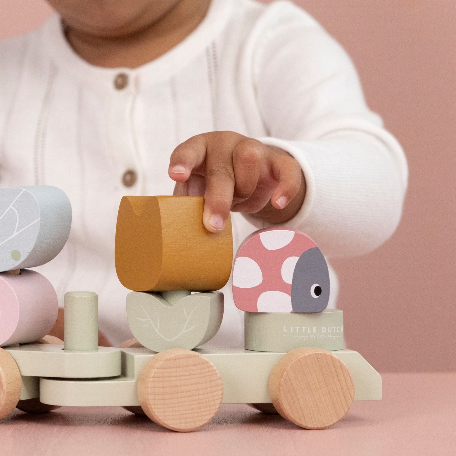 Little Dutch Holzspielzeug Steckspiel Holzeisenbahn "Flowers & Butterflies"