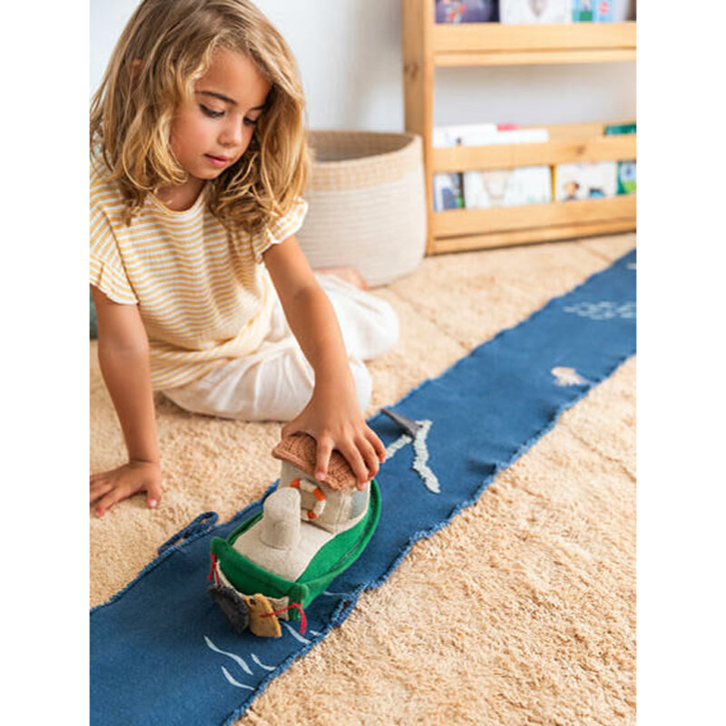 Lorena Canals Ride & Roll 'Clean Up Boat'