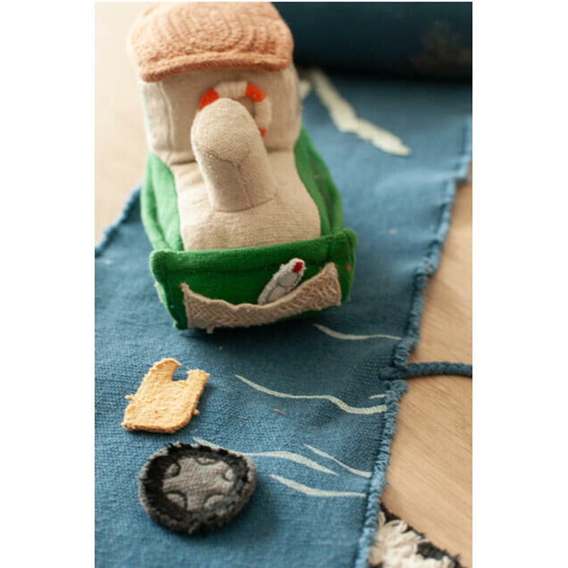 Lorena Canals Ride & Roll 'Clean Up Boat'