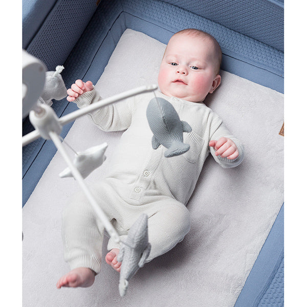 Baby's Only Musik-Mobile in klassisch rosa-babyrosa-weiß mit Gestell