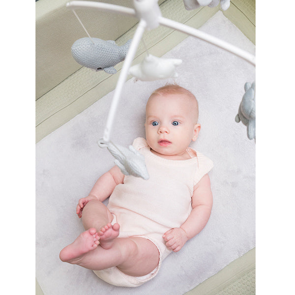 Baby's Only Musik-Mobile in klassisch rosa-babyrosa-weiß mit Gestell