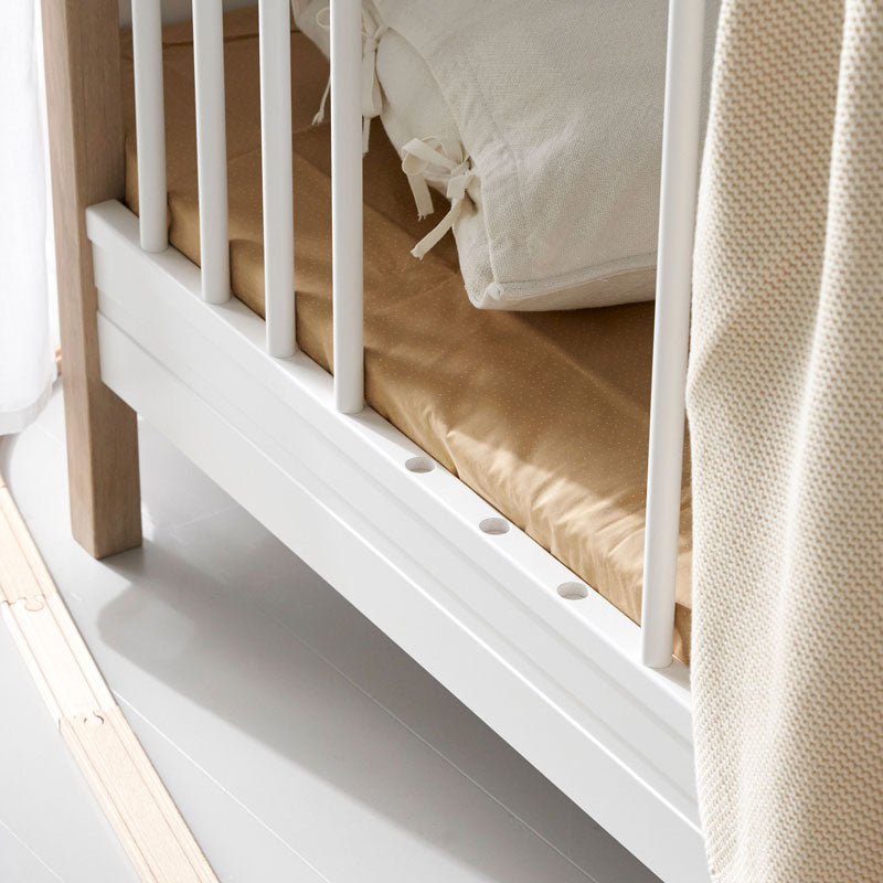 Oliver Furniture Wood Mini+ Babybett inklusive Umbauset Juniorbett 0-9 Jahre weiß/Eiche