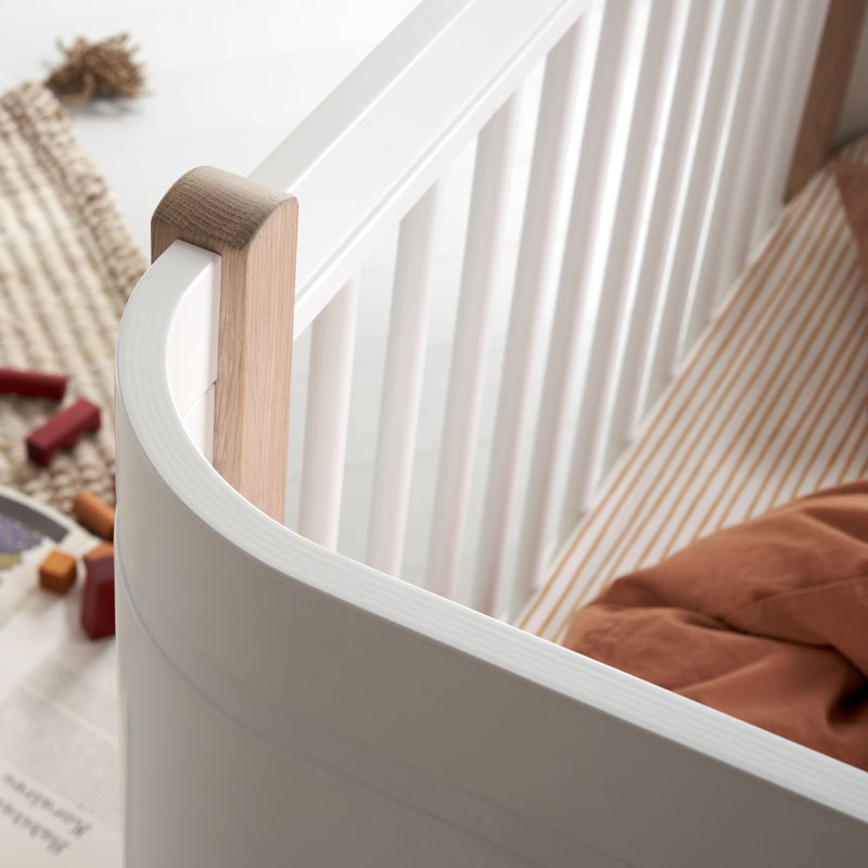 Oliver Furniture Wood Mini+ Babybett inklusive Umbauset Juniorbett 0-9 Jahre weiß/Eiche