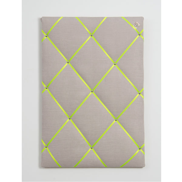 Paula&Ferdinand Memoboard Pinwand Leinen hellgrau mit Band in NEON grün