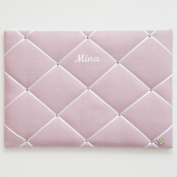 Paula&Ferdinand Memoboard Pinwand Leinen rosa mit weißem Band und Wunschtext