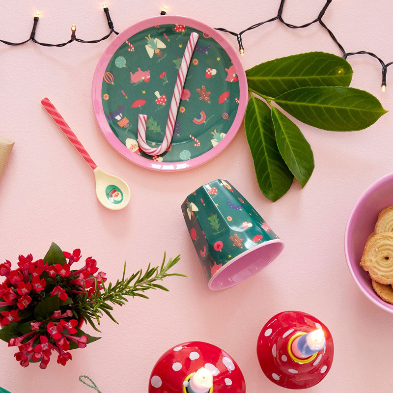 Rice Melaminbecher Medium 'Christmas All Over' in grün