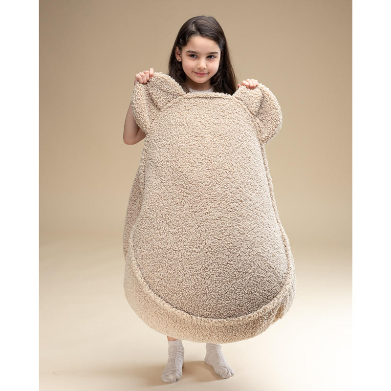 Wigiwama kleiner Sitzsack Bär aus Teddy-Stoff in 'Biscuit', 70x60cm